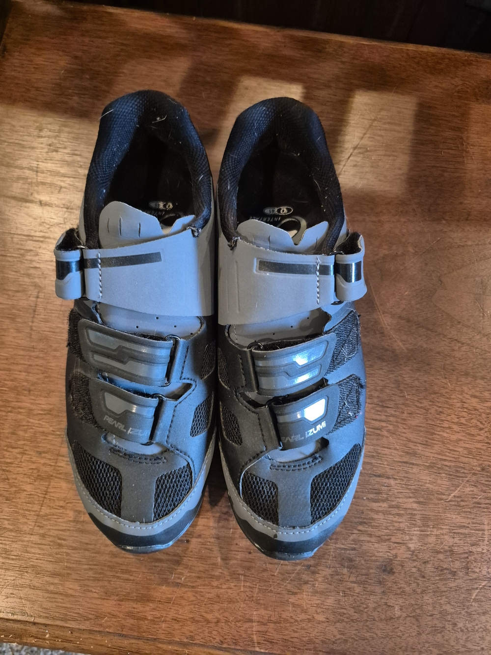Women's Cycling Shoes - Pearl Izumi Brand- Black and Gray Performance Fit